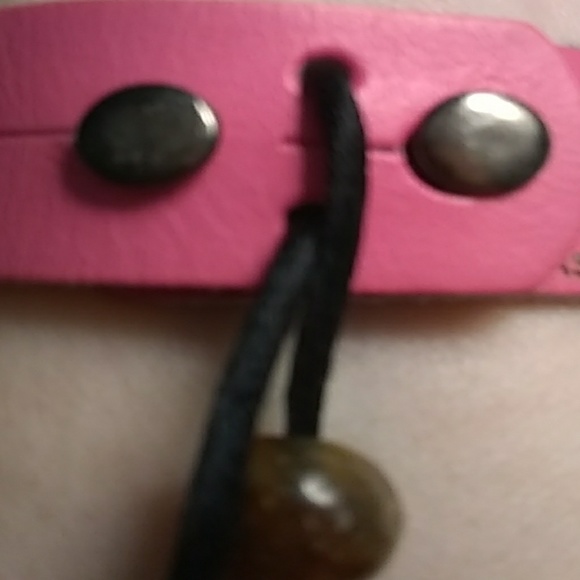 Handmade Leather cuff bracelet - Picture 7 of 8